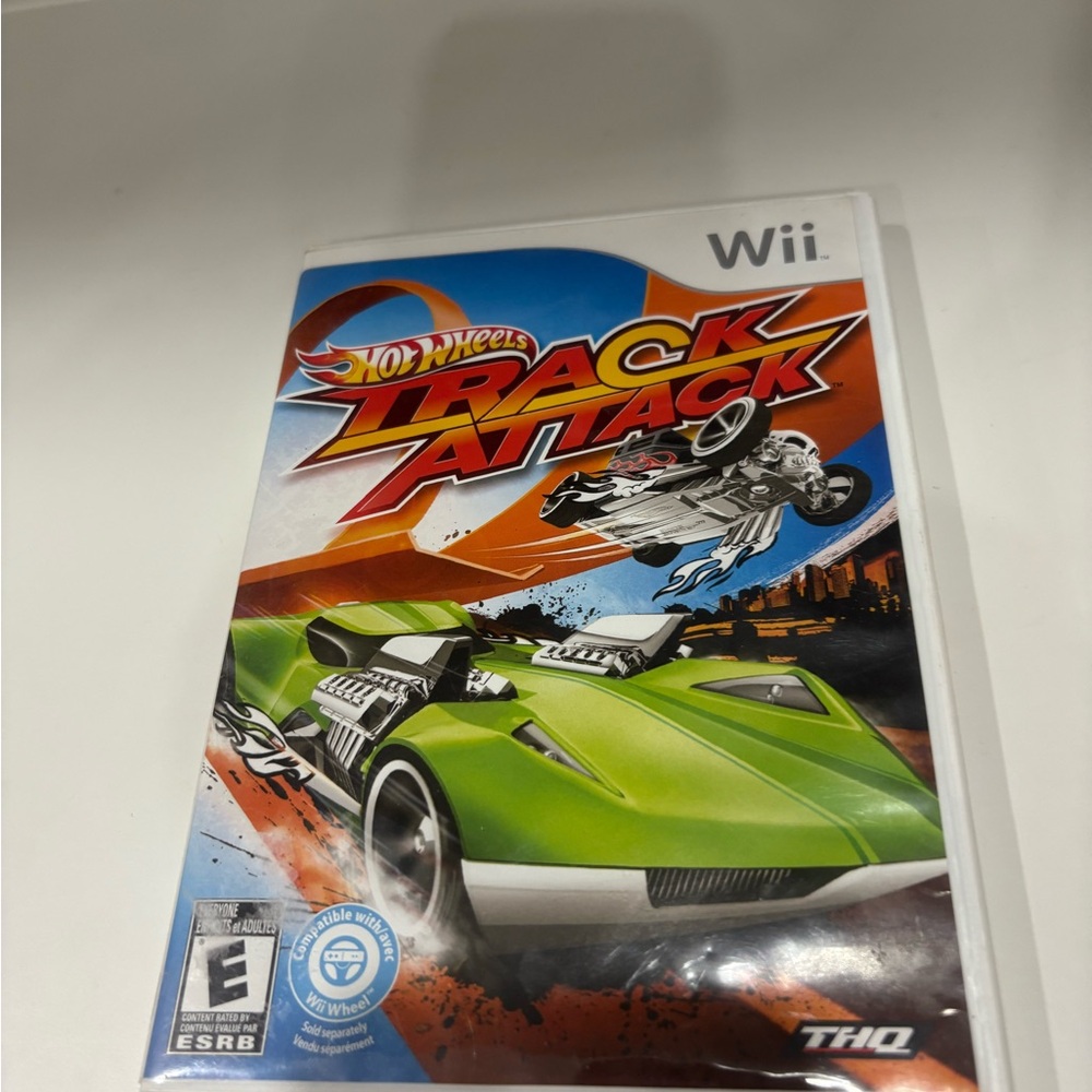 HQ Hot Wheels Track Attack for Wii - Green and Orange